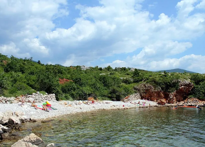 With Parking Space Povile, - 12039 شقة